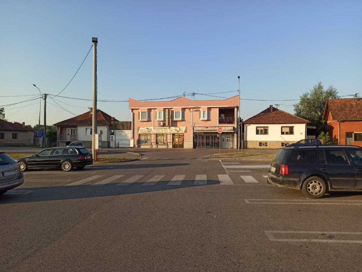 Royal Apartmani Bosanski Samac Exterior photo