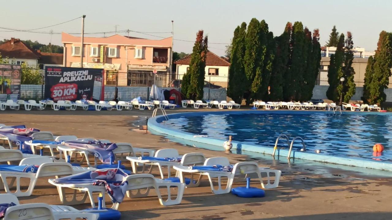 Royal Apartmani Bosanski Samac Exterior photo