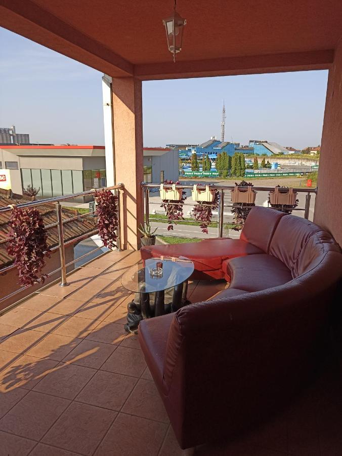 Royal Apartmani Bosanski Samac Exterior photo